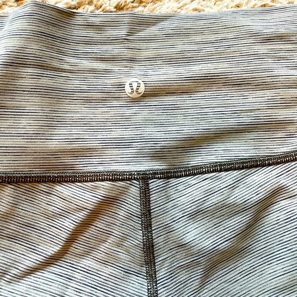 Lululemon align leggings - Picture 3 of 3